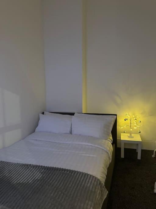 Room 2 • Double Bed In London King'S Cross Exterior photo